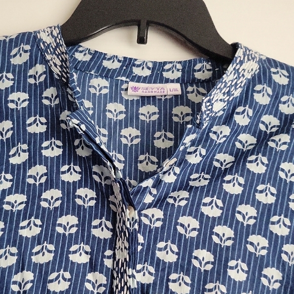 Sevya Handmade Women's Blouse - Picture 4 of 11